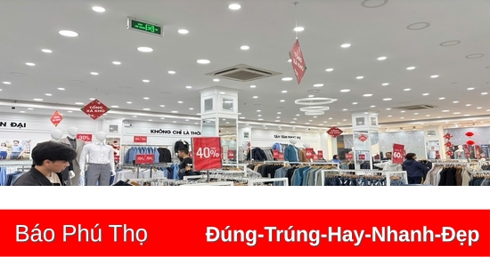 Thị trường thời trang đồng loạt “giảm sâu” dịp cuối năm