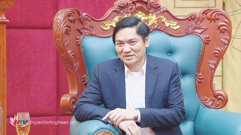 Le camarade Hoang Nghia Hieu, secrétaire adjoint permanent du Comité provincial du Parti et président du Conseil populaire provincial, a pris la parole.