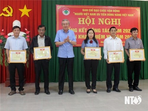 The Provincial Steering Committee for the campaign "Vietnamese people prioritize using Vietnamese goods" deploys tasks for 2024