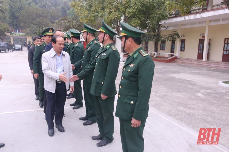 Le vice-président permanent du Conseil populaire provincial, Le Tien Lam, a visité et inspecté la production et les conditions de vie des habitants de la ville de Sam Son.