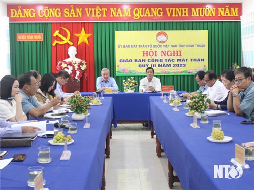 Comité provincial du Front de la Patrie du Vietnam : réunion de travail du front au troisième trimestre 2023