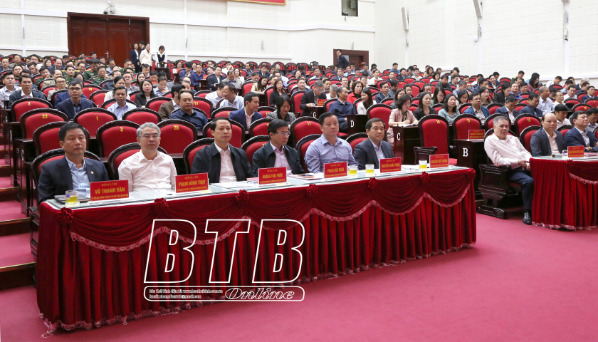 Formation et mise à jour des connaissances des dirigeants et gestionnaires de la province de Thai Binh en 2024