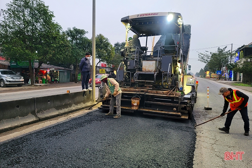 « Efforts tous azimuts » pour réparer les dégâts sur la route nationale 1 à Ha Tinh