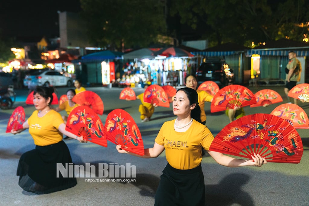 Phụ nữ Hoa Lư Nhiều hoạt động văn hóa văn nghệ mang tới Tuần Du lịch Ninh Bình Sắc vàng Tam Cốc Tràng An