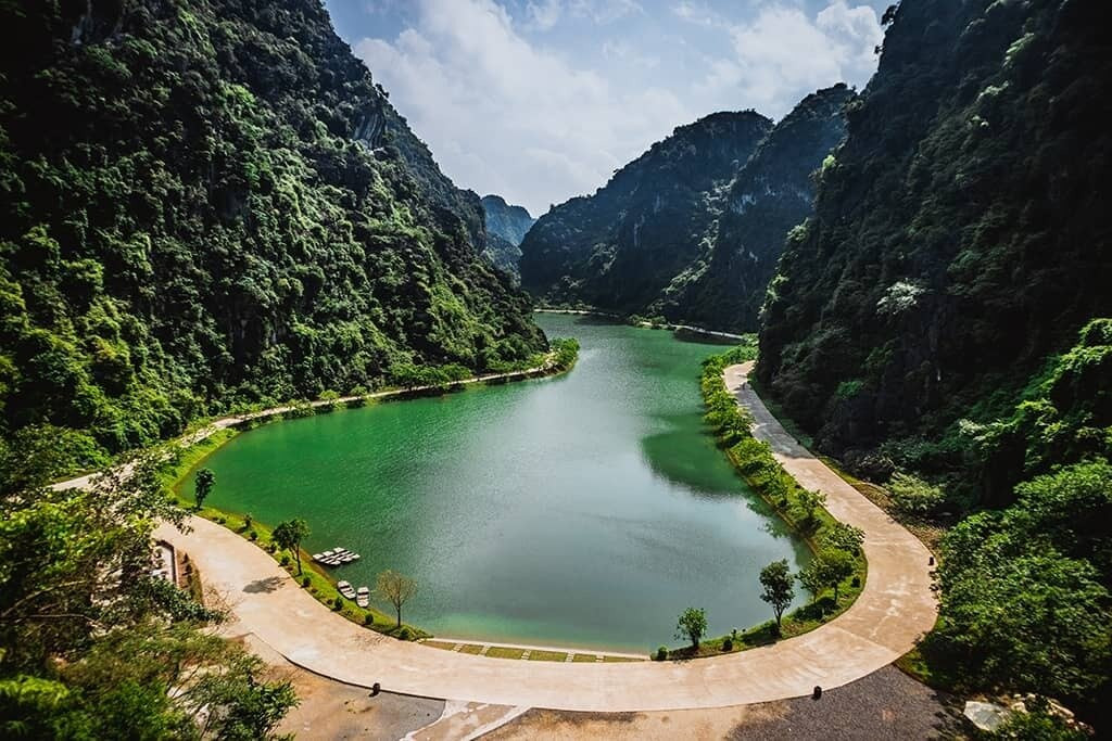 Tuyet Tinh Coc (Ninh Binh)