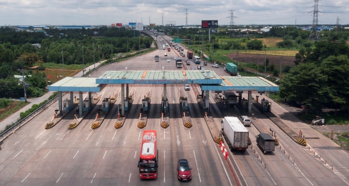 estación de peaje-autopista.jpg