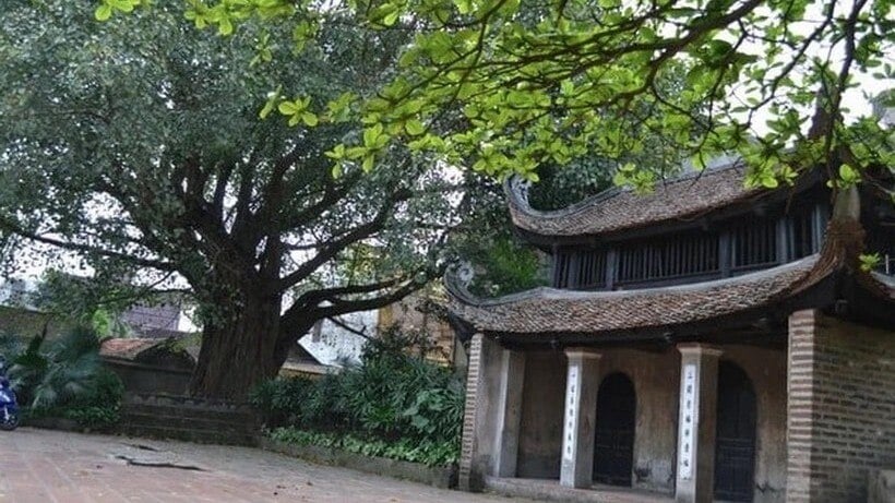 Visite du groupe de vestiges architecturaux de l'ancien village de Lai Da, ville natale du secrétaire général Nguyen Phu Trong