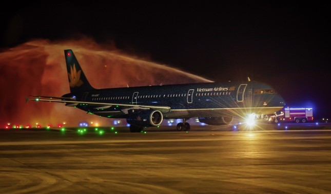 Các chuyến bay đêm của hãng hàng không Quốc gia Việt Nam (Vietnam Airlines)