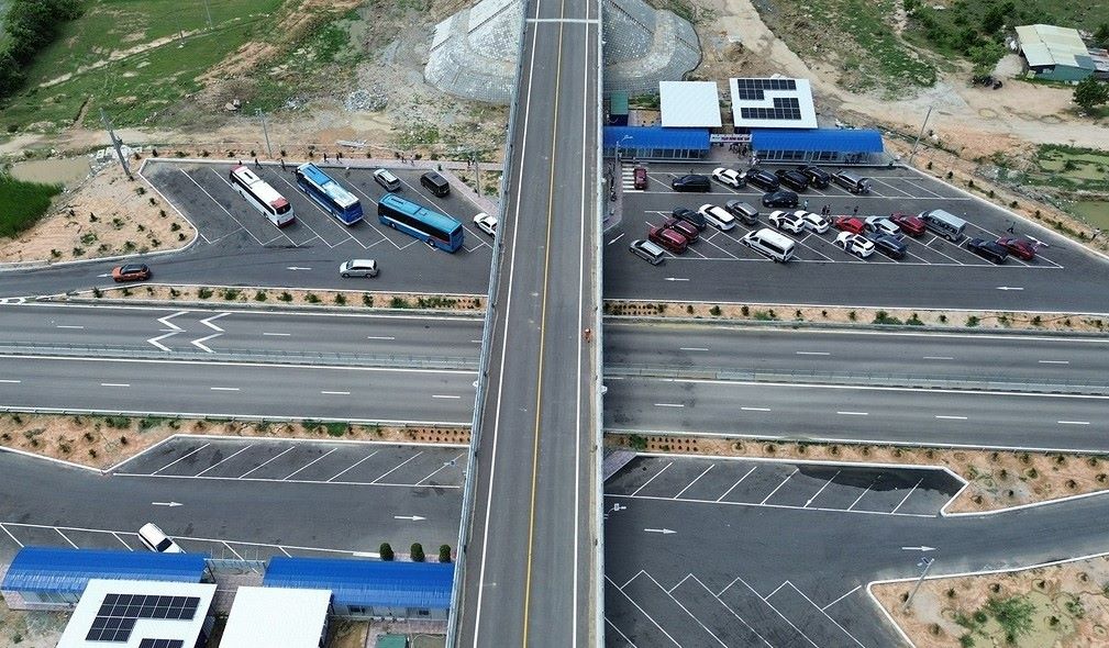 カムラム-ヴィンハオ高速道路の臨時休憩所