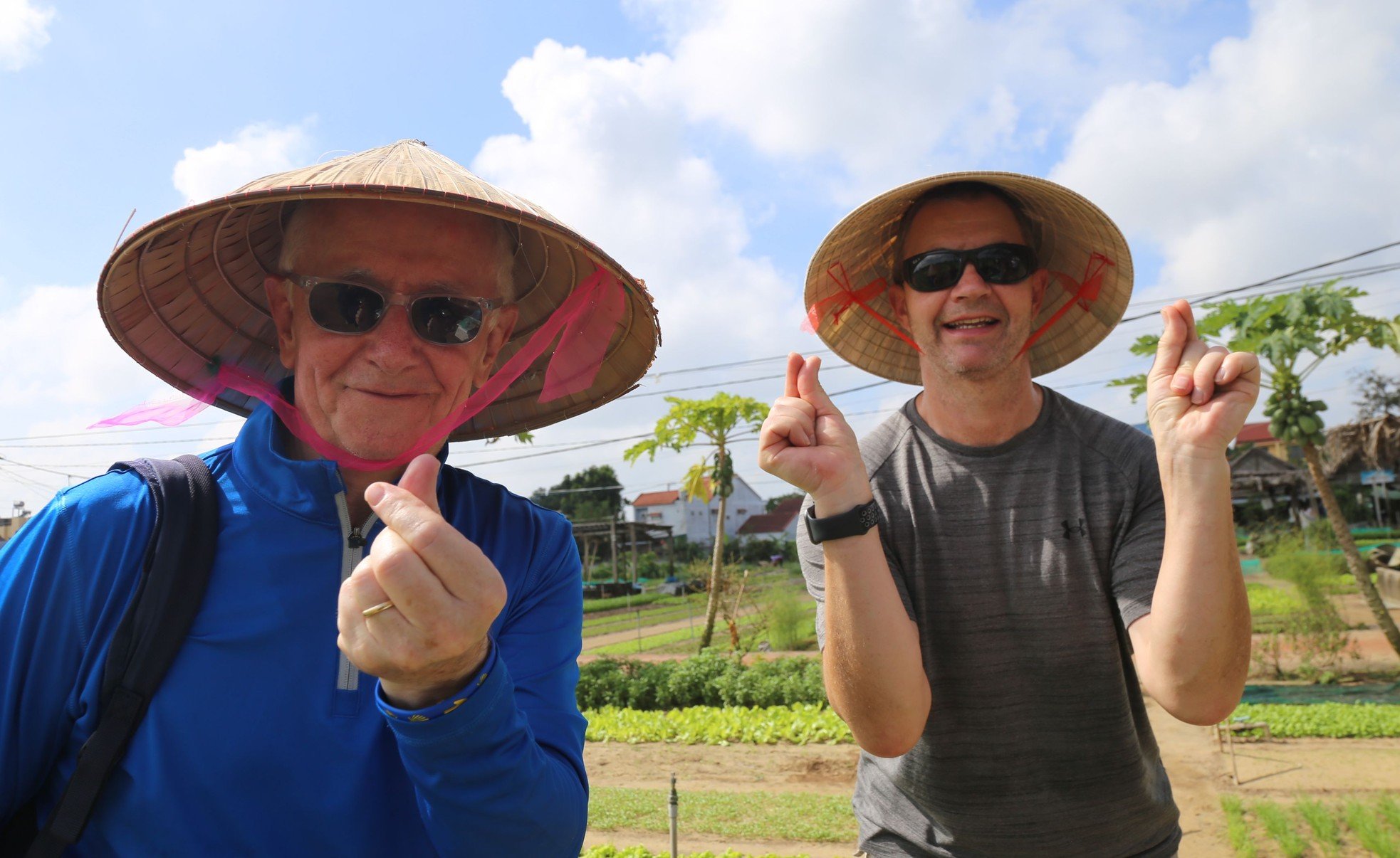 តើ​ស្លឹក​ឈើ​តូច​ៗ​នៅ​ទីក្រុង Hoi An ធ្វើ​ឱ្យ​ភ្ញៀវ​ទេសចរ​លោក​ខាង​លិច​ស្រក់​ទឹក​ភ្នែក​យ៉ាង​ណា? រូបថត 17