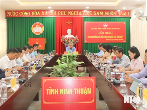 Comité Provincial del Frente de la Patria de Vietnam: Reunión sobre el trabajo del Frente en los primeros seis meses de 2024