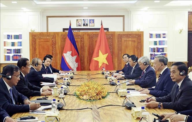 President To Lam holds talks with CPP Chairman and Senate President Hun Sen