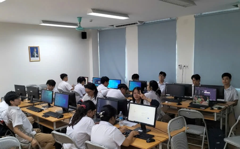 Lao Cai City: 75 students achieved MOS IT certification