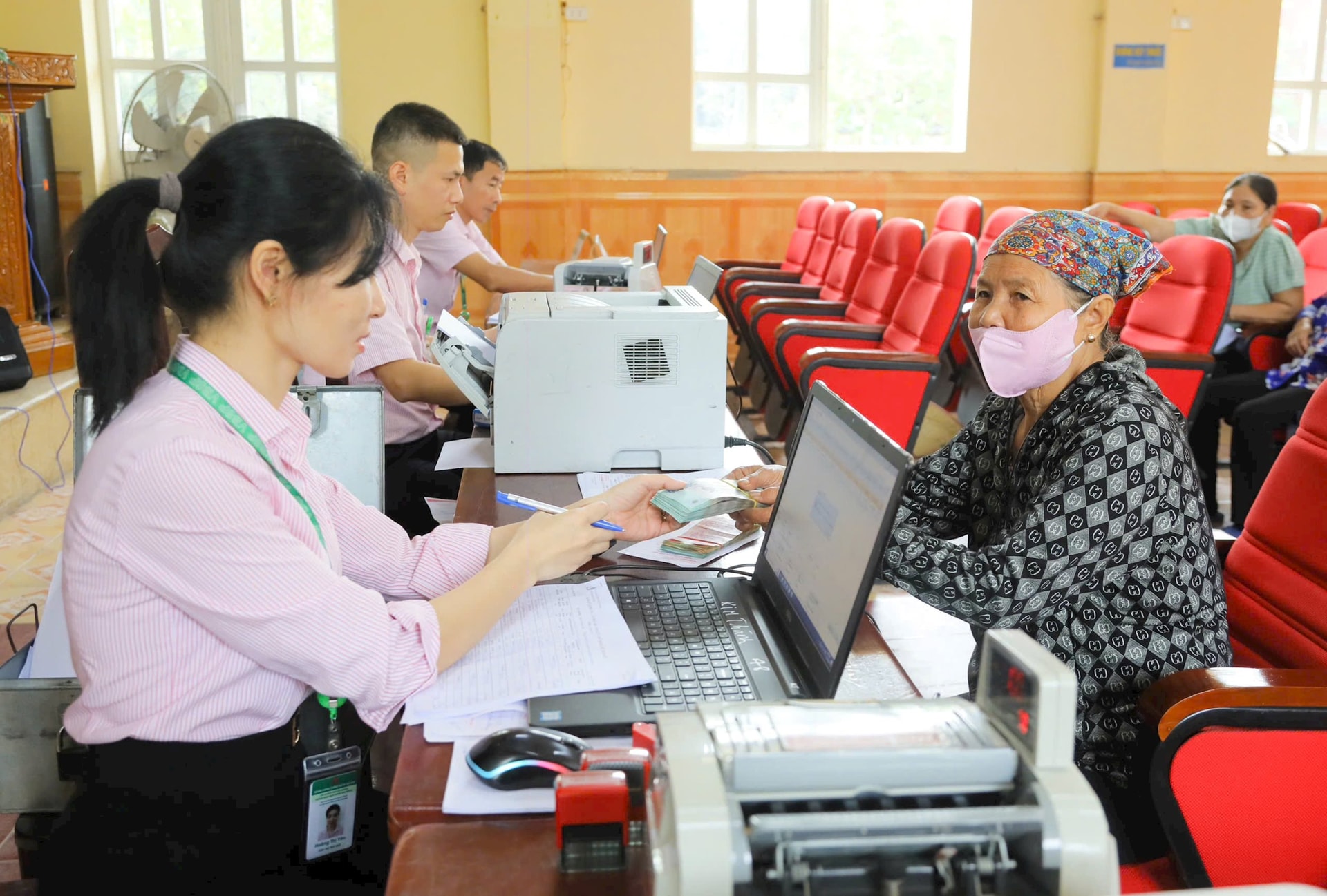 Hai Duong disburses nearly 225 billion VND in policy credit capital to support people after storms and floods