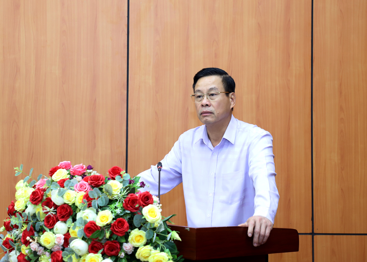 Chủ tịch UBND tỉnh Nguyễn Văn Sơn phát biểu giao nhiệm vụ.