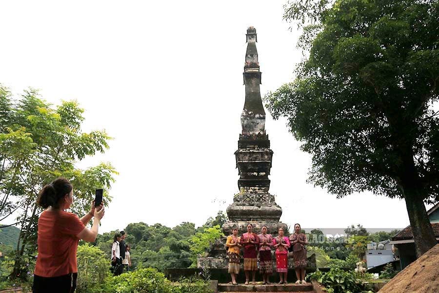 Tháp cổ gần 500 tuổi ở Điện Biên mang biểu tượng đoàn kết Việt - Lào