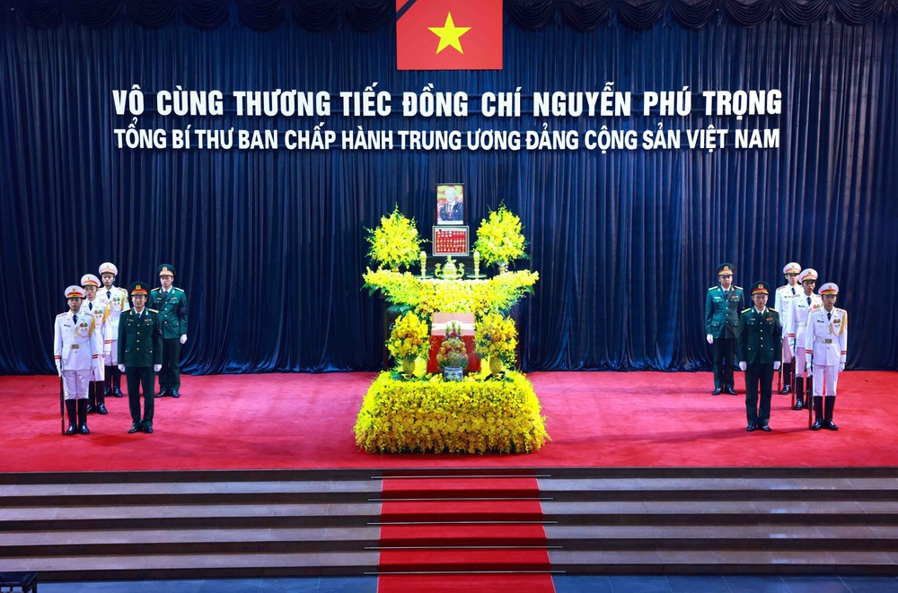 quoc_tang_tong_bi_thu_nguyen_phu_trong_le_vieng_tai_ha_noi_1.jpg