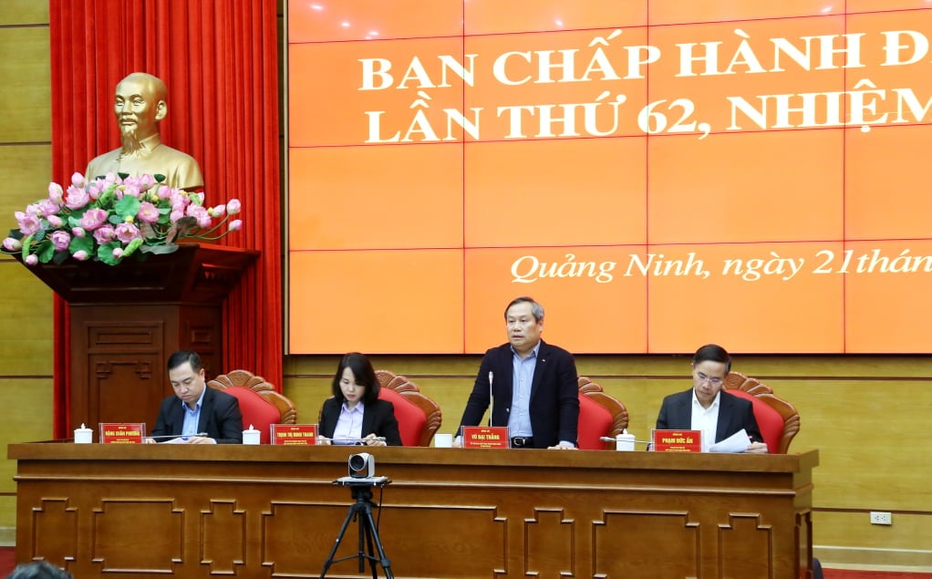 Le camarade Vu Dai Thang, membre du Comité central du Parti, secrétaire du Comité provincial du Parti, a prononcé un discours lors de la conférence.