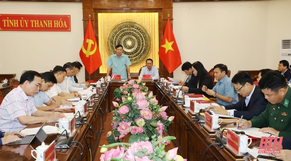 Central working delegation surveys the implementation of ethnic work in the province