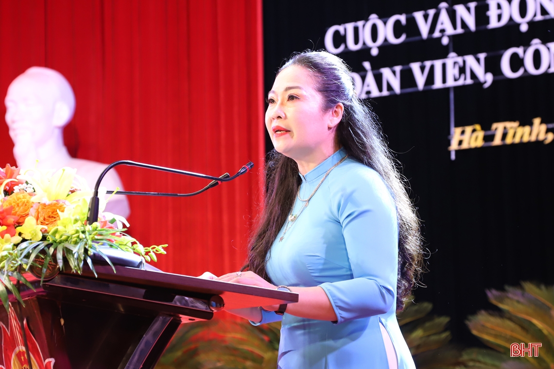 Awarding 29 composition awards about Ha Tinh Trade Union