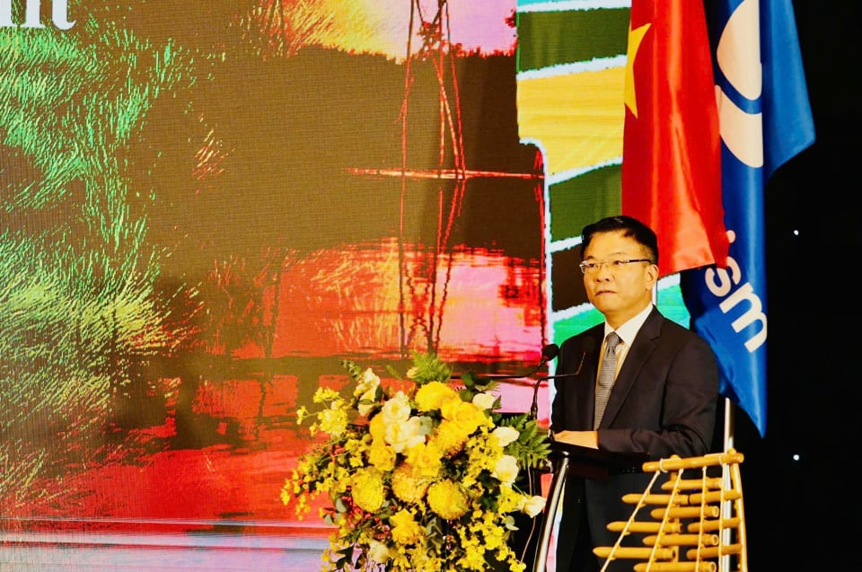 Vizepremierminister Le Thanh Long spricht auf der ersten internationalen Konferenz zum ländlichen Tourismus im Vinpearl Resort & Golf Nam Hoi An.