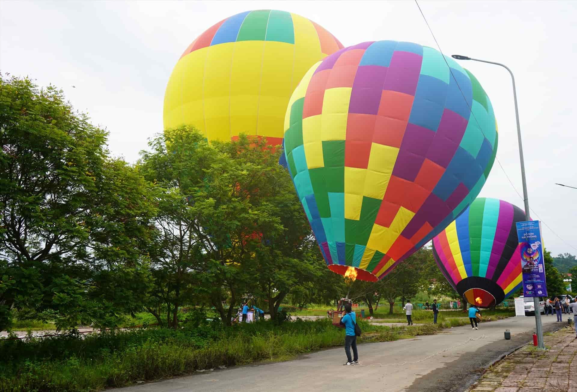 Actividades especiales en el festival de globos aerostáticos en Ninh Binh