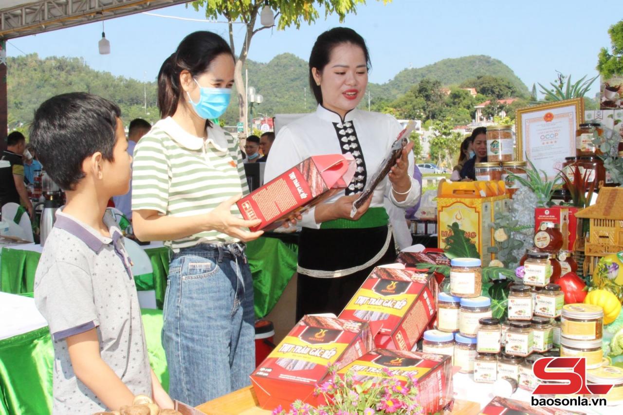 Preserving and promoting cultural values in OCOP products