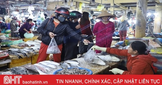 Thực phẩm tươi sống ngày cận tết ở Hà Tĩnh tăng 10-30%