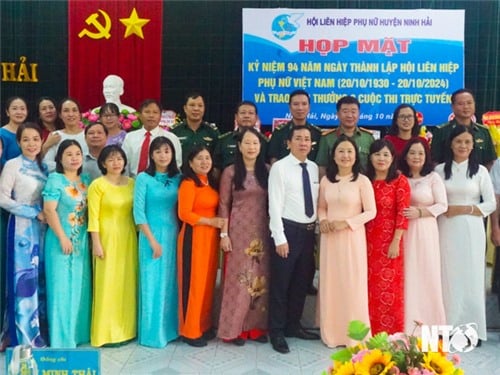 Ninh Hai: Treffen zur Feier des 94. Jahrestages der Gründung der Vietnam Women's Union