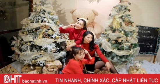 Many new Christmas trends attract young people in Ha Tinh