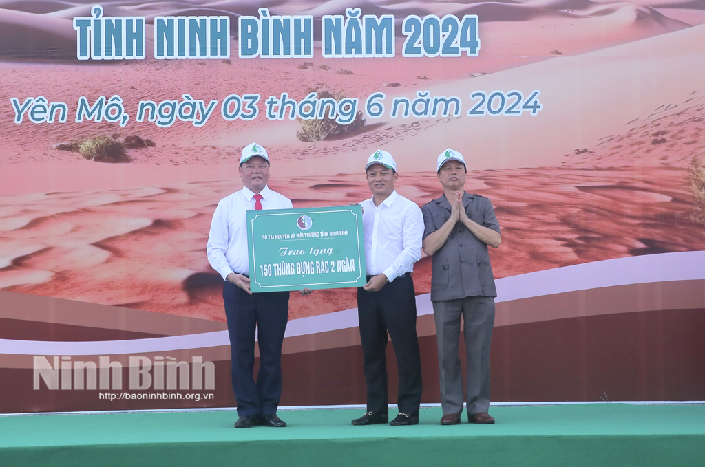 Ceremonia de lanzamiento en respuesta al Día Mundial del Medio Ambiente y la Semana del Mar y las Islas de Vietnam