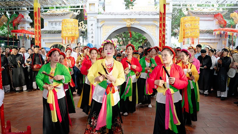 Ha Nam ផ្តល់កិត្តិយសជា 