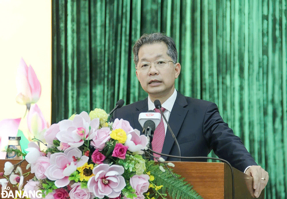 Secretary of the City Party Committee Nguyen Van Quang gave a speech at the conference. Photo: TRONG HUNG