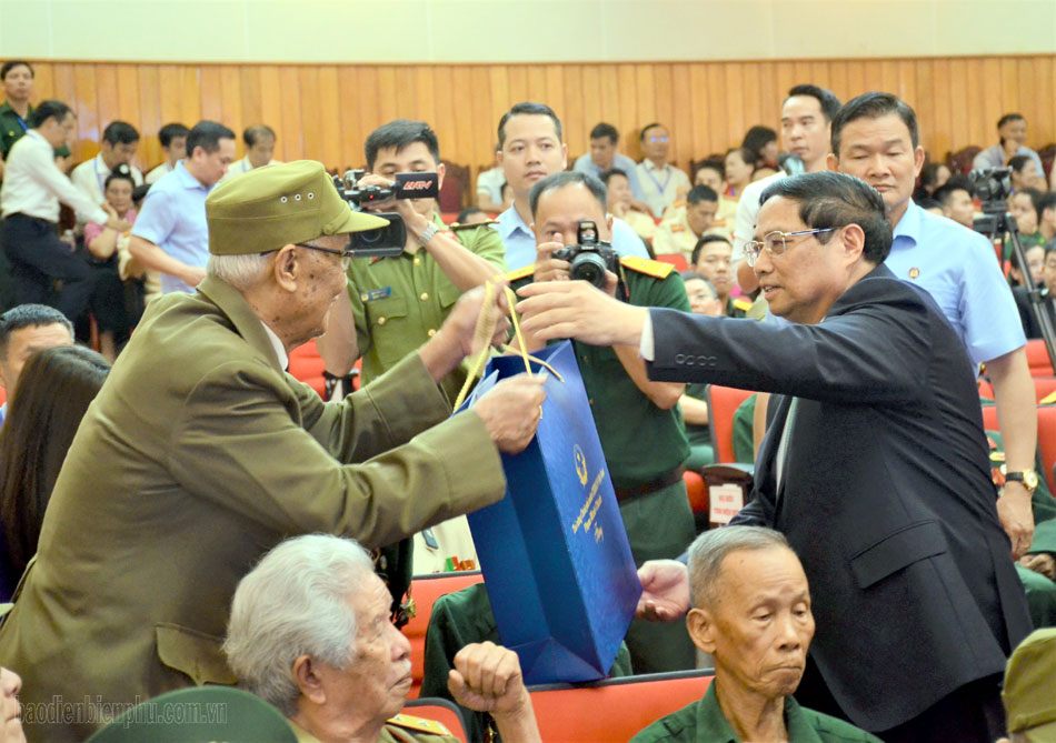 Gặp mặt tri ân chiến sĩ Điện Biên, thanh niên xung phong, dân công hỏa tuyến