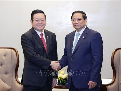 El primer ministro Pham Minh Chinh recibe al secretario general de la ASEAN, Kao Kim Hourn