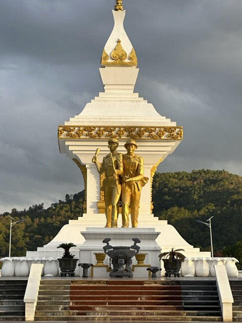 อนุสาวรีย์เวียดนาม-พันธมิตรรบลาวที่เชียงขวาง