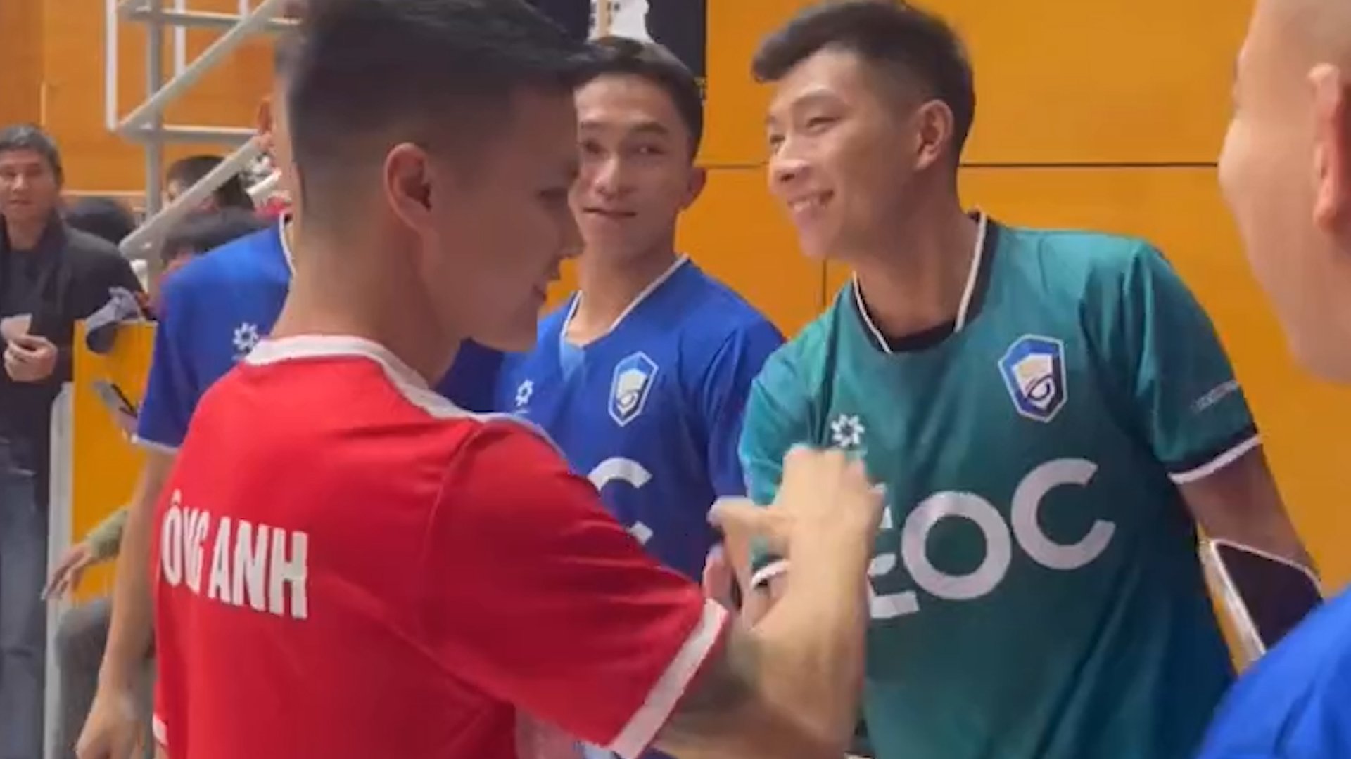 Quang Hải, Duy Mạnh cùng Văn Quyết bất ngờ chơi futsal: Sự thật là…- Ảnh 4.