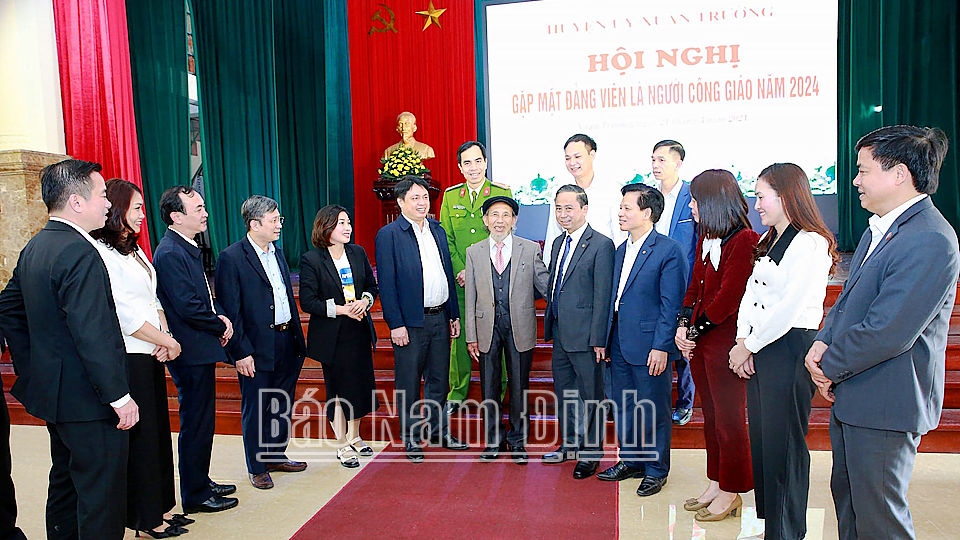 Huyện ủy Xuân Trường (Nam Định) gặp mặt đảng viên là người công giáo năm 2024.