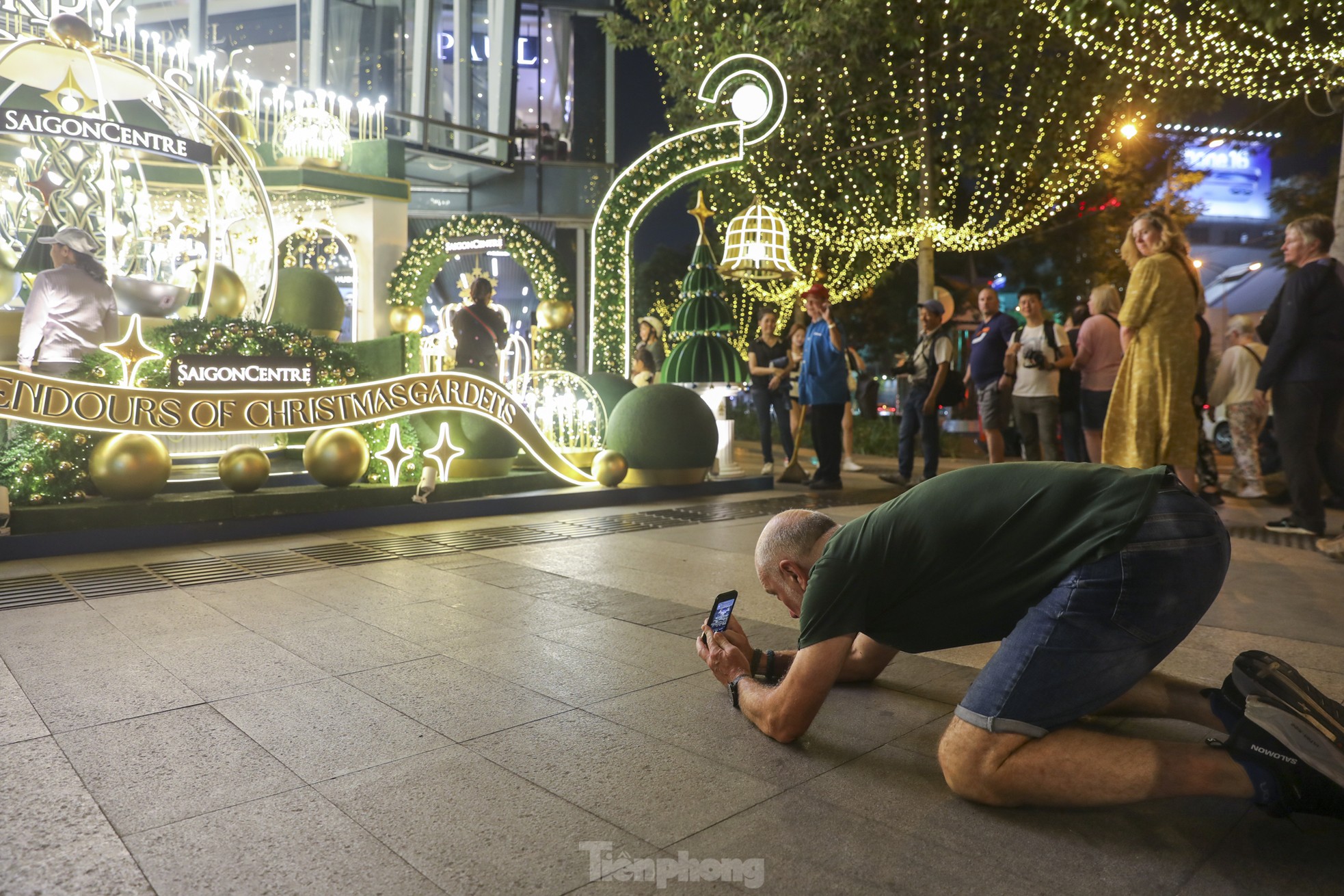 Christmas atmosphere comes early, young people in Ho Chi Minh City are fascinated with checking in photo 16