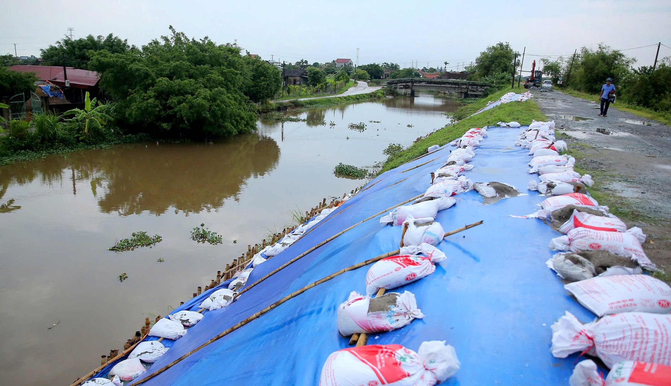Ensuring the safety of the dike system to respond to floods after storms