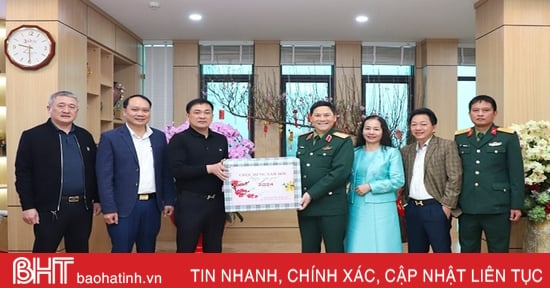 Phó Tổng tham mưu trưởng QĐND Việt Nam chúc tết Điện lực Hà Tĩnh