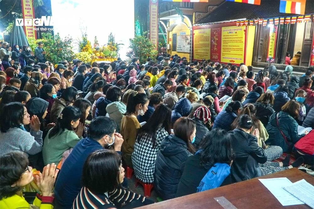 厄除けの祈りを捧げることは仏教の儀式ではありません。（写真：ダック・フイ）