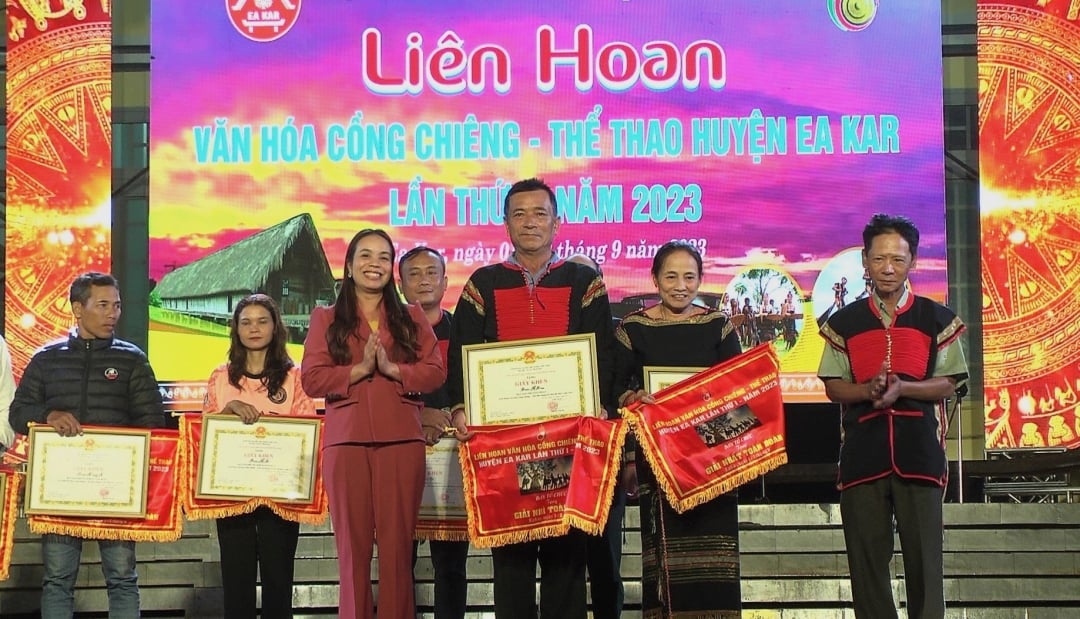 Bế mạc Liên hoan Văn hóa cồng chiêng - thể thao huyện Ea Kar lần thứ I