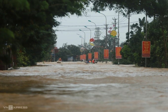 Quang Binh stellt Tourismusaktivitäten wegen Überschwemmungen ein