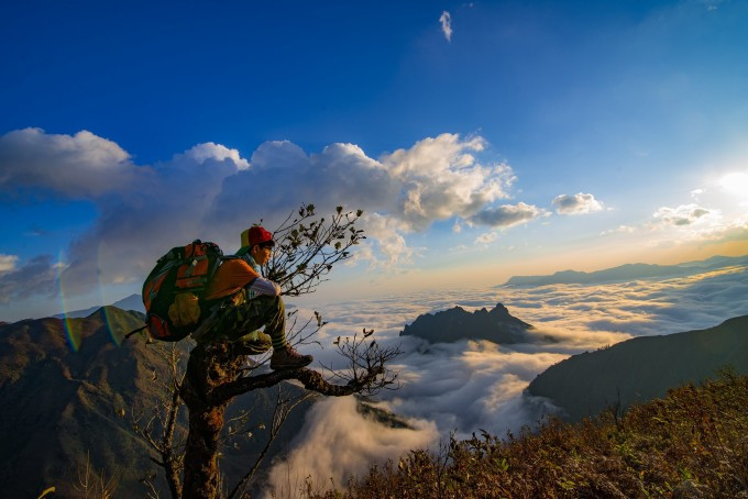 ล่าเมฆบนยอดเขา Bach Moc Luong Tu ภาพ: Vietrekking