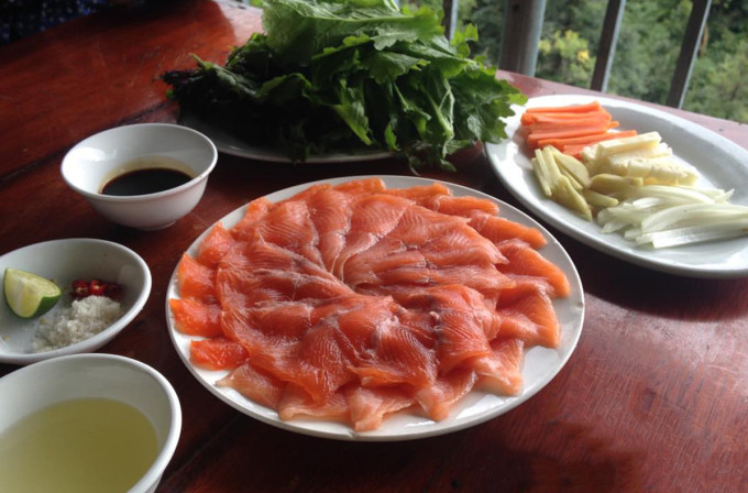 Sapa-Lachssalat. Foto: Tam Anh
