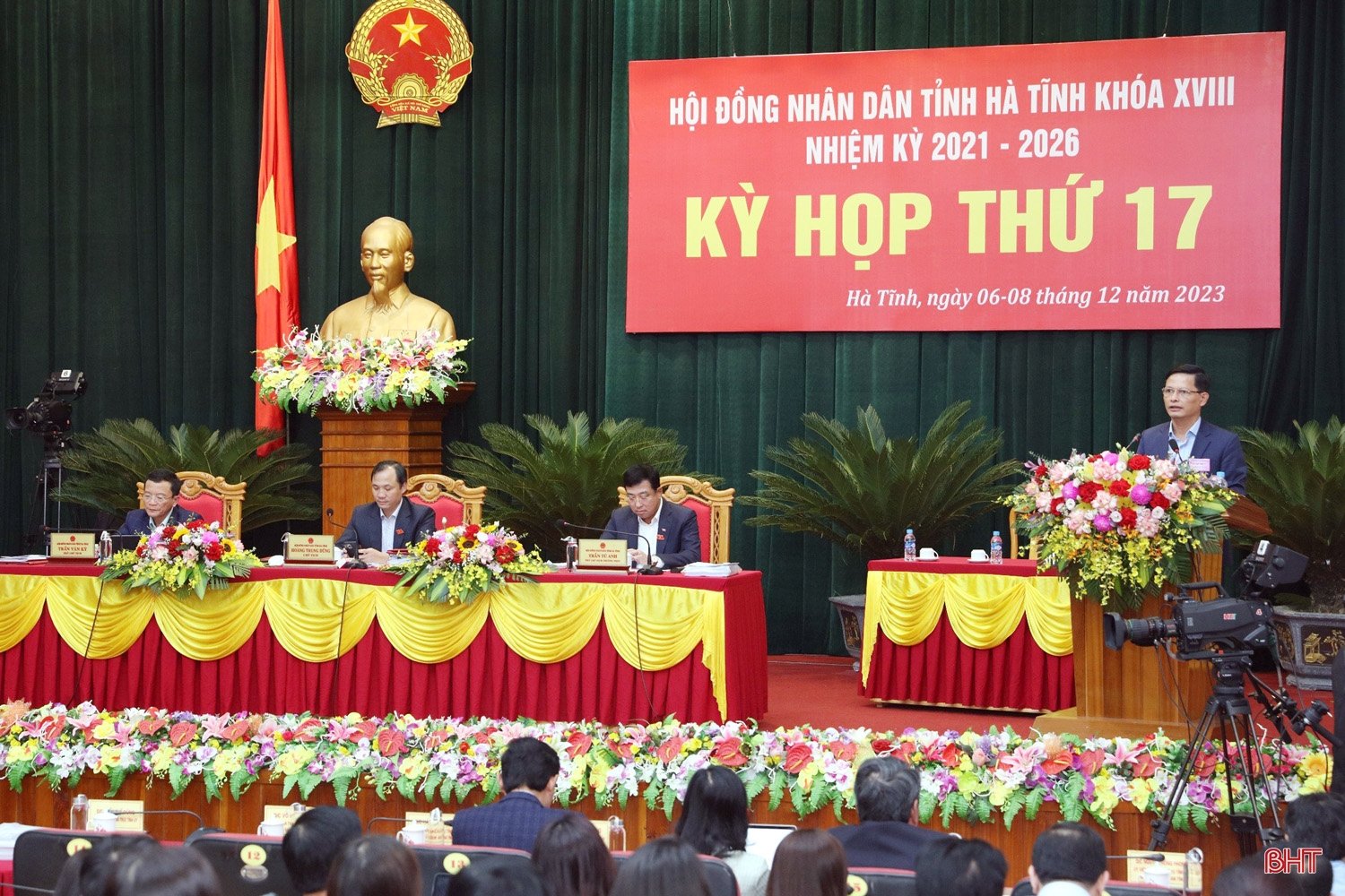 Trực tiếp Kỳ họp thứ 17: “Tư lệnh” ngành LĐ-TB&XH đăng đàn trả lời chất vấn