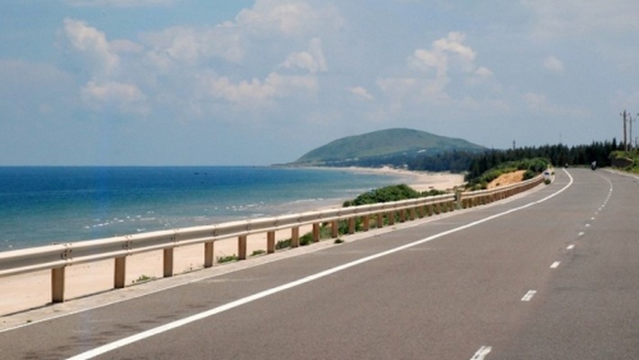 Adjusting investment policy for Thai Binh coastal road project