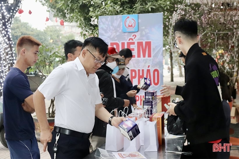 El poder adquisitivo aumenta drásticamente, muchos tipos de fuegos artificiales de defensa se 