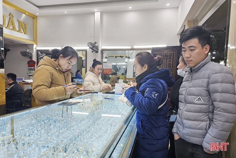 Avant le Têt, le marché de l’or à Ha Tinh n’est toujours pas très intéressant.